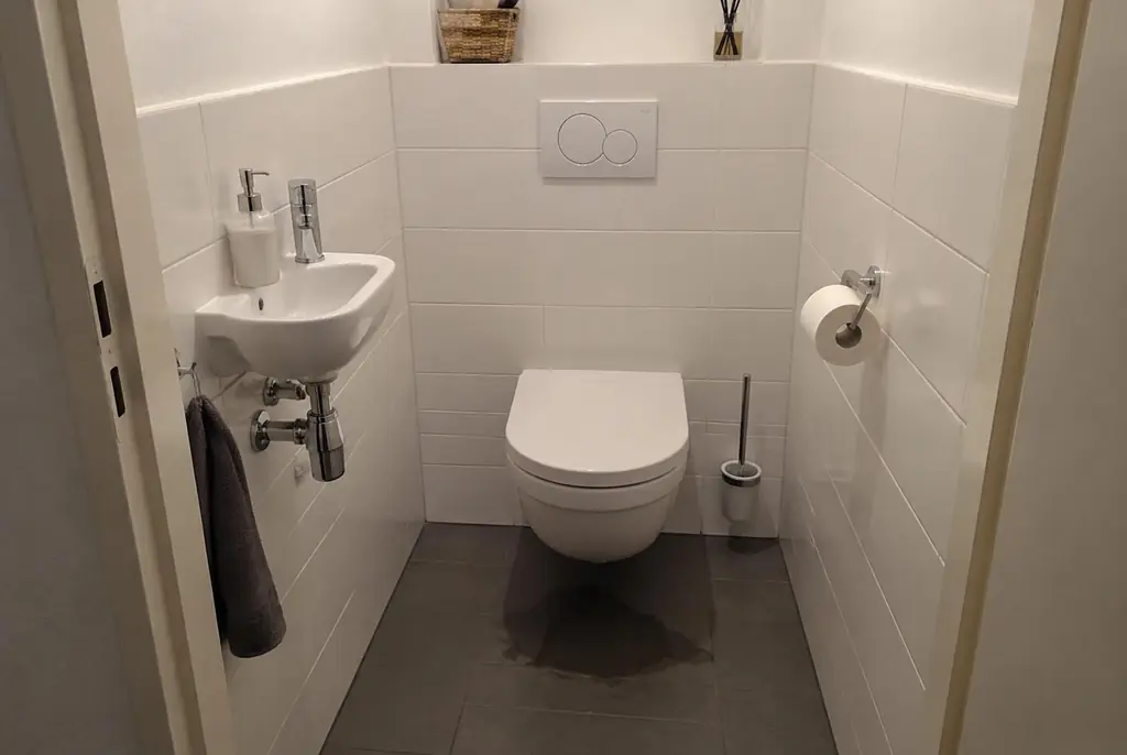 Lekdetectie Ankeveen – natte vloer bij een toilet
